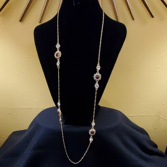 Ann Taylor Floral Pearl Rhinestone Necklace #377