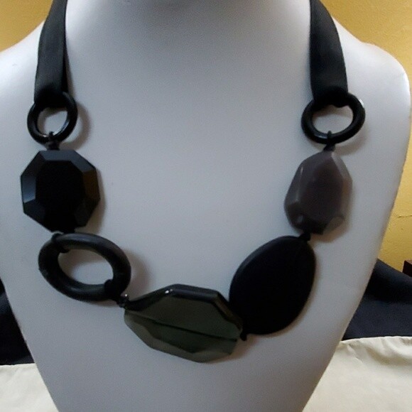 Ann Taylor Black/Grey Stone Necklace #104