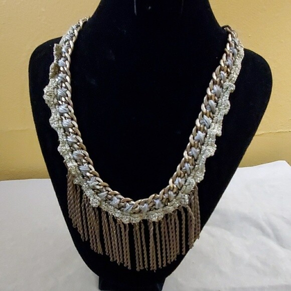 Ann Taylor Gold Chainlink Fabric Necklace #40