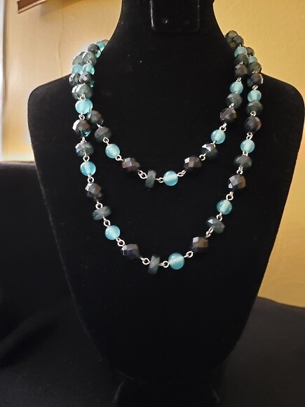 Ann Taylor 2-Tier Green Glass Bead Necklace #787