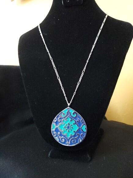 Ann Taylor Blue Green Scroll Print Pendant Necklace #811