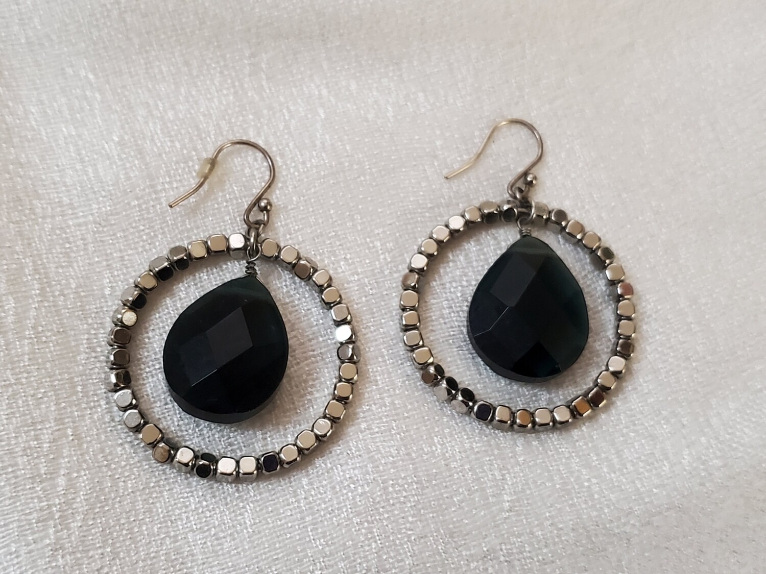 Green Facet Stone Silver Bead Hoop Earrings #874