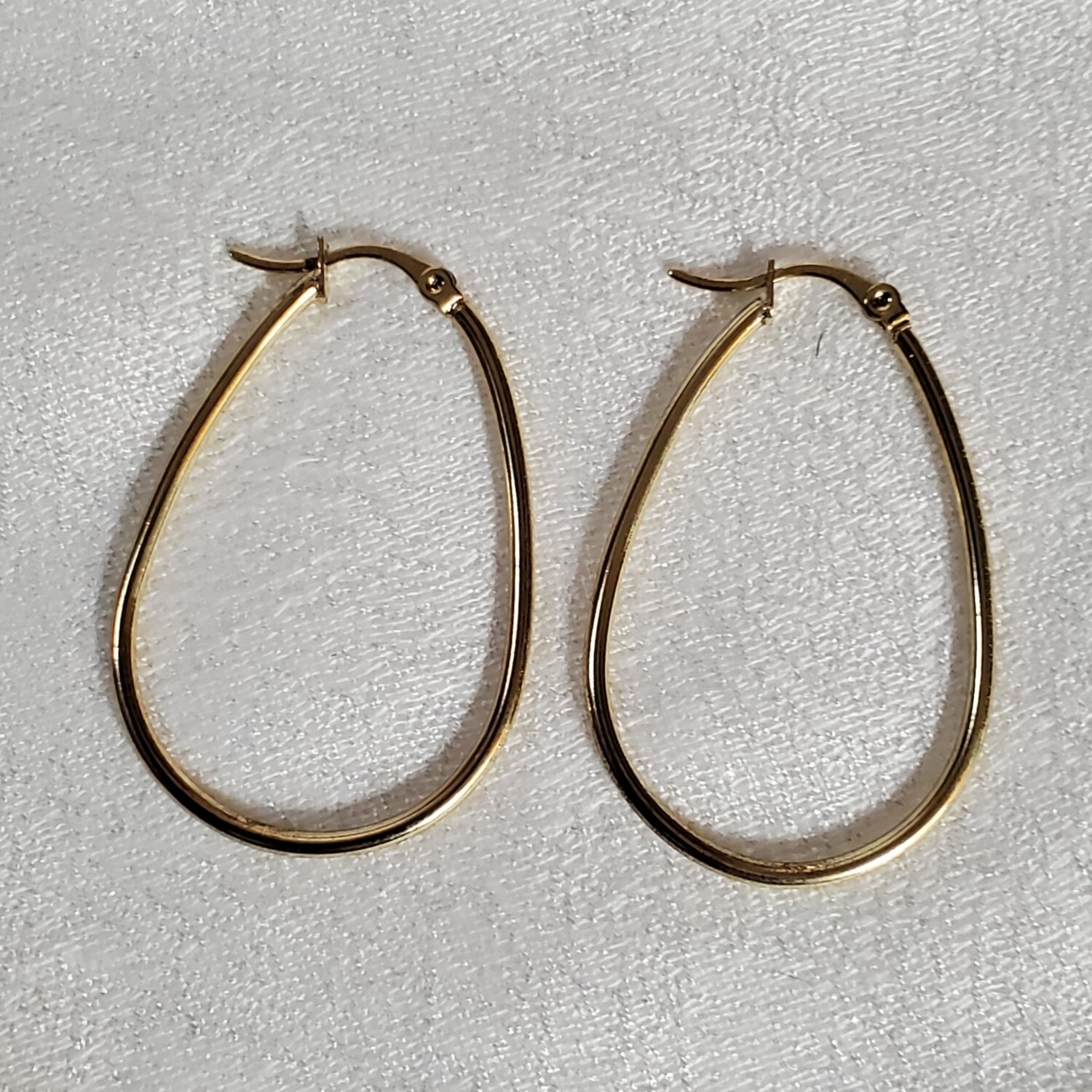 Goldtone Oval Hoop Earrings #869