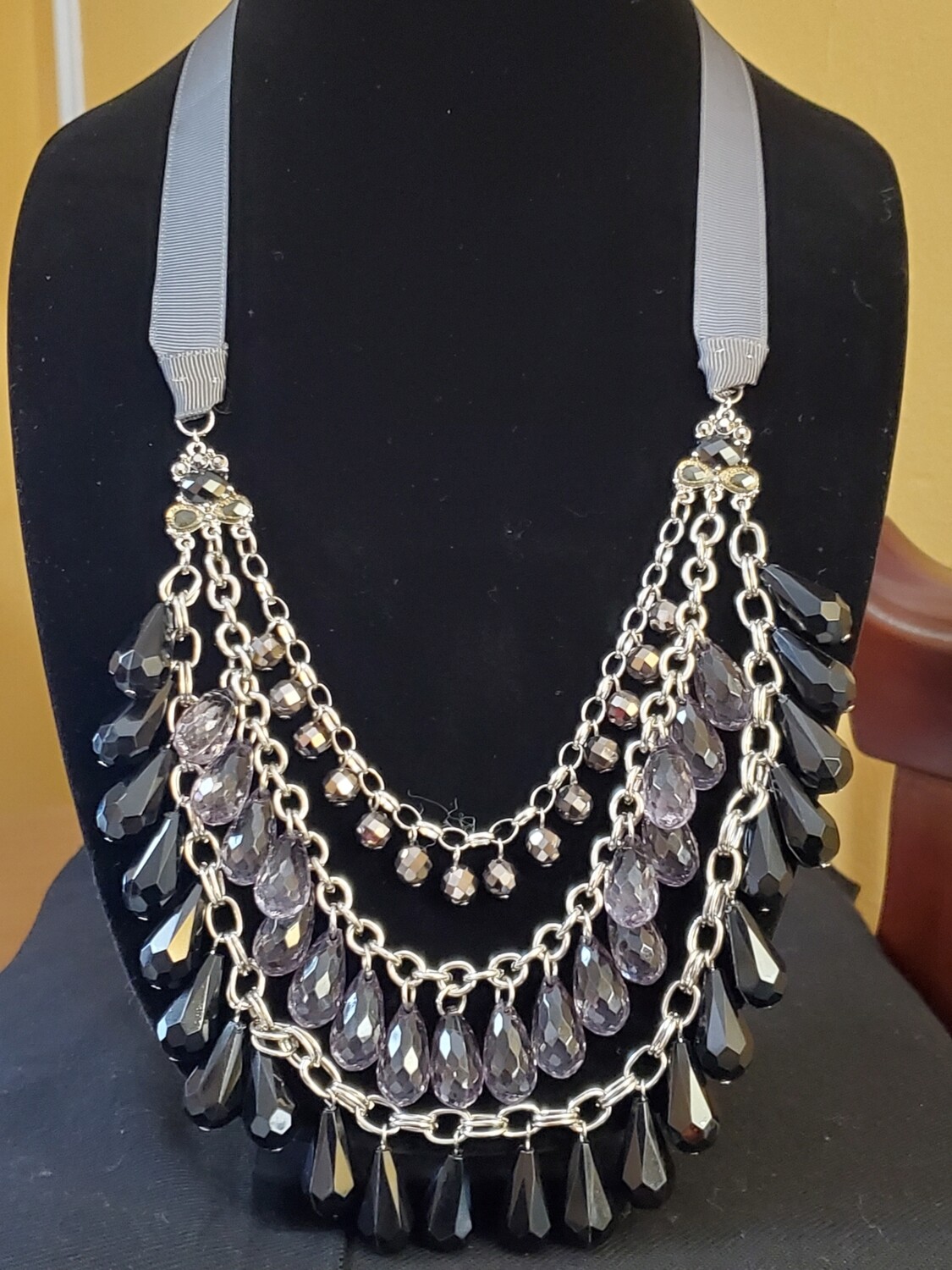 LOFT Grey and Black 3-tier Teardrop Ribbon Necklace #1008