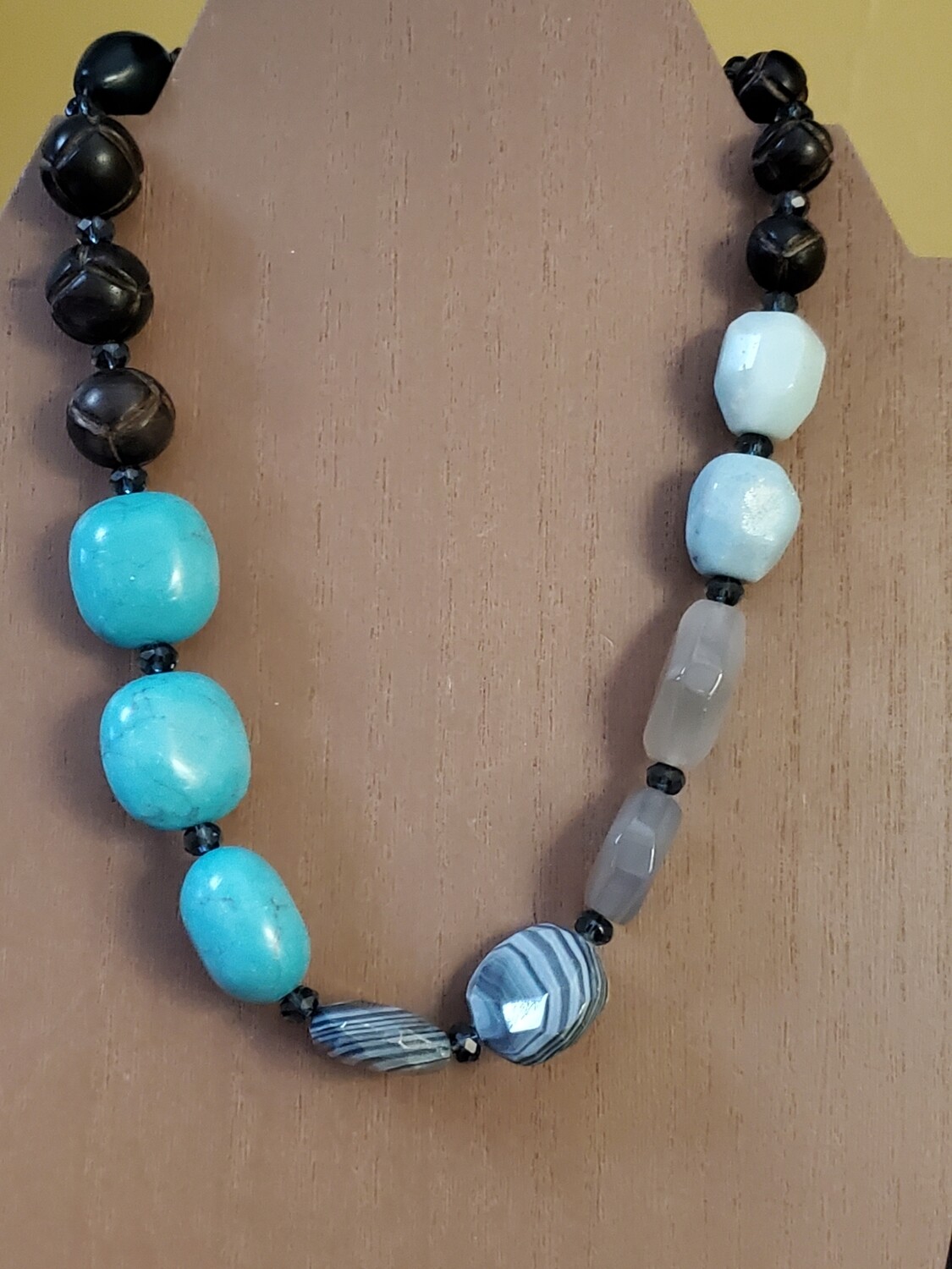 Tortoise Smooth and Facet Stone Necklace #1013