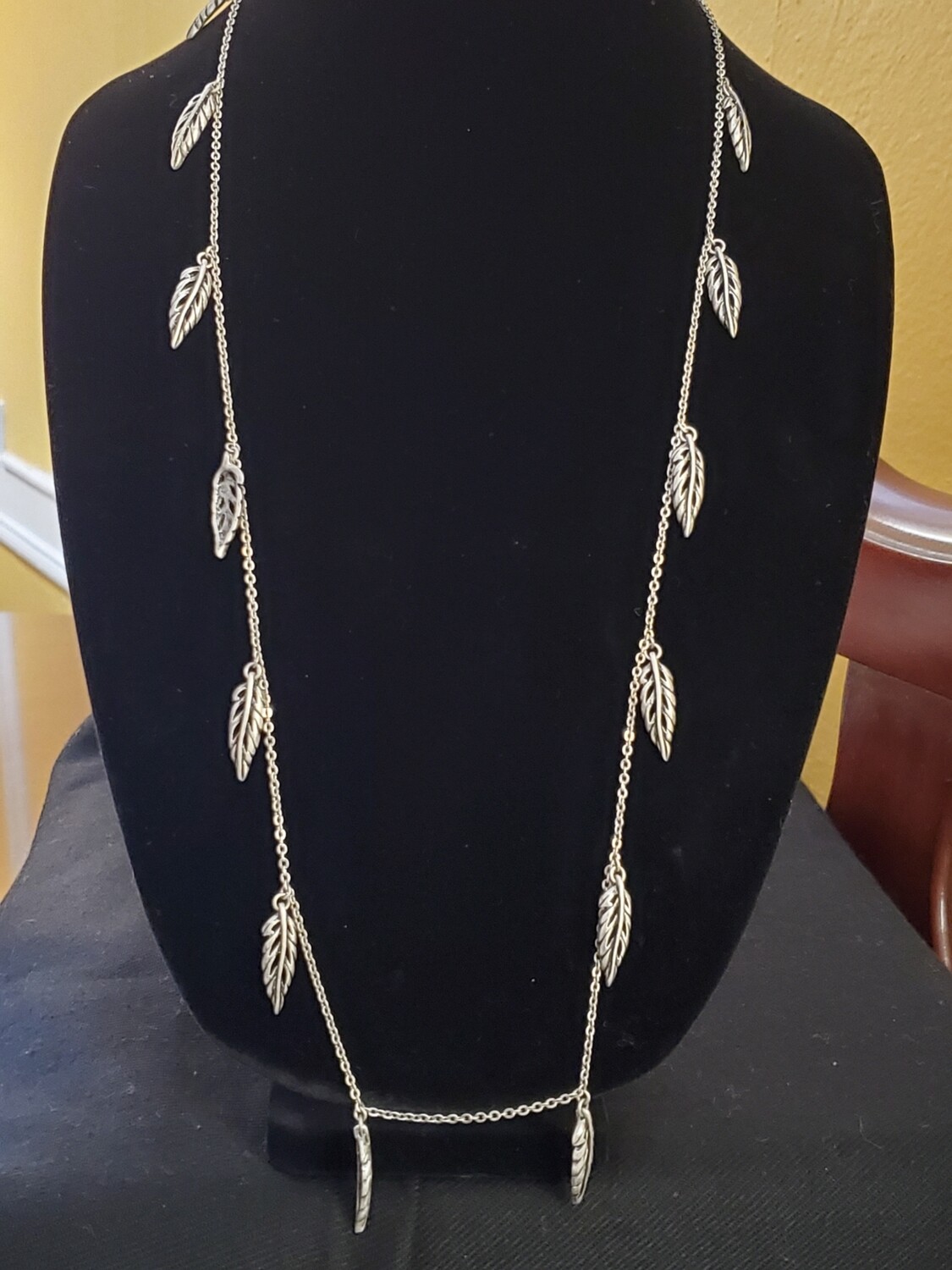 Ann Taylor Antique Silvertone Dangle Leaf  Necklace #1059