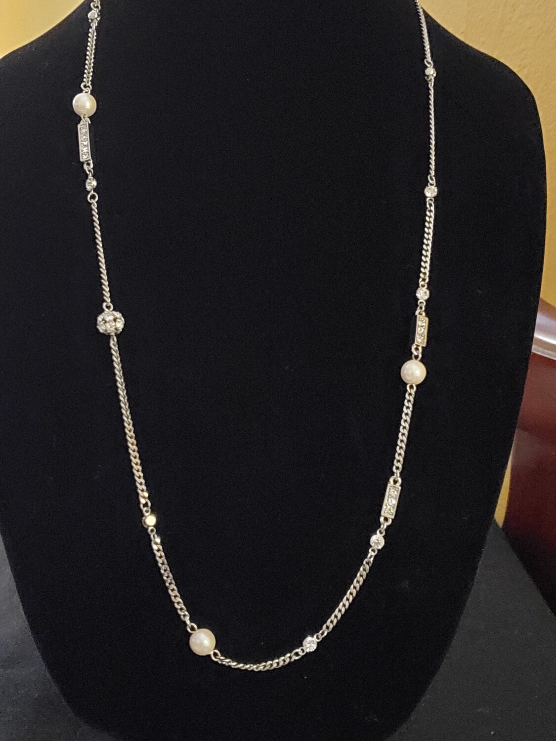 Ann Taylor Silvertone Rhinestone Pearl Bead Necklace #1065
