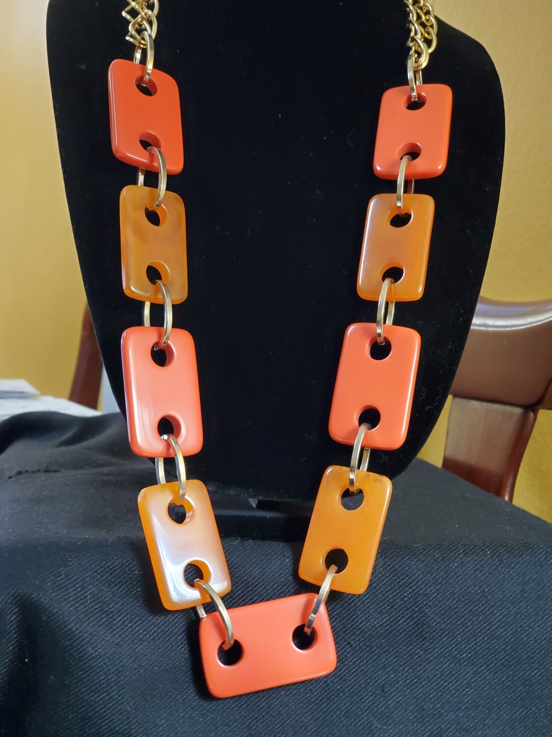 Ann Taylor Orange Resin Goldtone Chainlink Necklace #1100