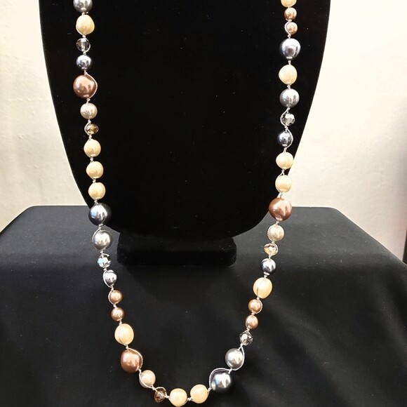 LOFT Pearlized Pink Grey Bead Necklace #1440