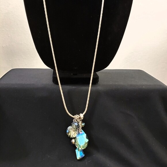 Ann Taylor Blue Cluster Pendant Necklace #1441