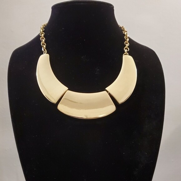 Shiny Goldtone Statement Necklace #1450