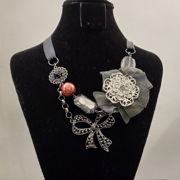 LOFT Pewter Bow Statement Necklace #1491