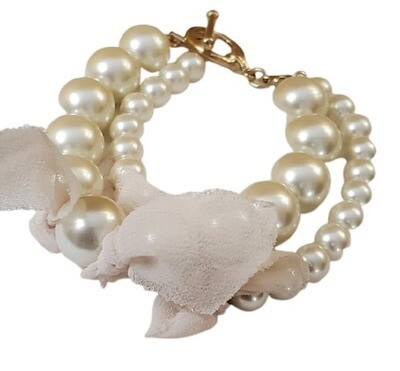 Ann Taylor Pearl Bracelet #326
