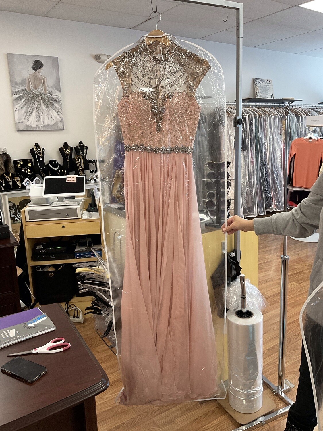 MAC DUGGAL PEACH CRYSTAL