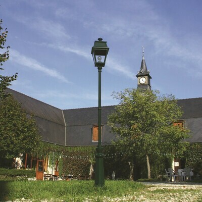 Roger Pradier Avenue 2 Nr.9 Mastleuchte