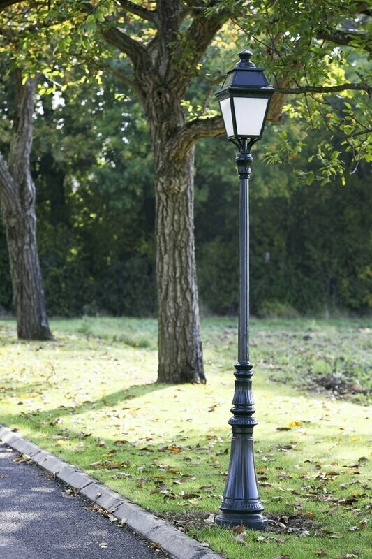 Roger Pradier Avenue 3 Nr.7 Mastleuchte