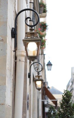 Roger Pradier Place des Vosges 2 Wandleuchte