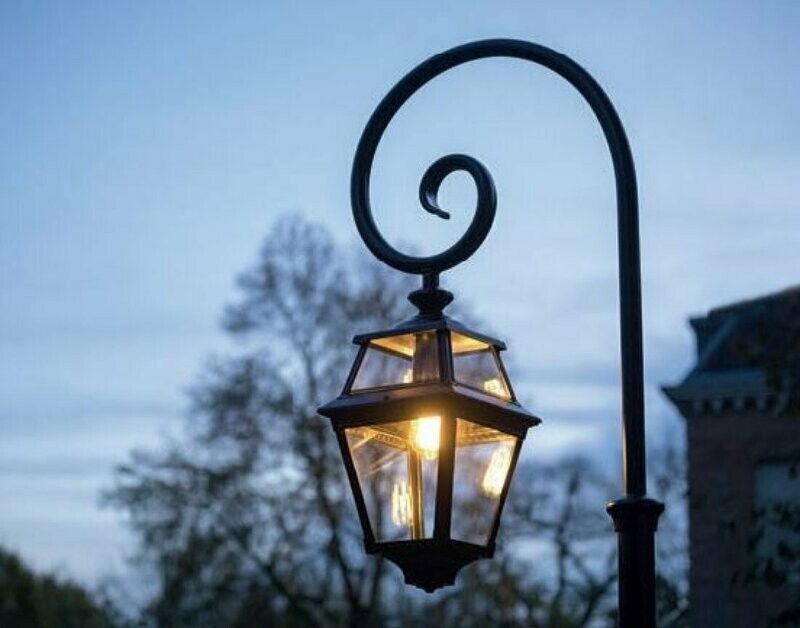 Roger Pradier Place des Vosges 3 Mastleuchte