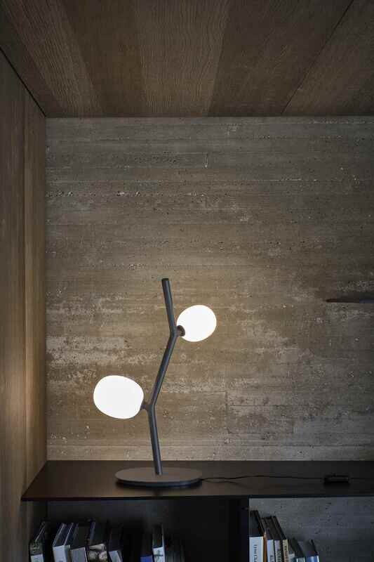 BROKIS Ivy table