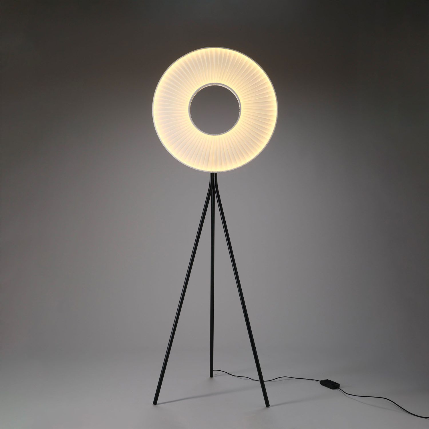 Dix Heures Dix Iris Tripod Stehleuchte