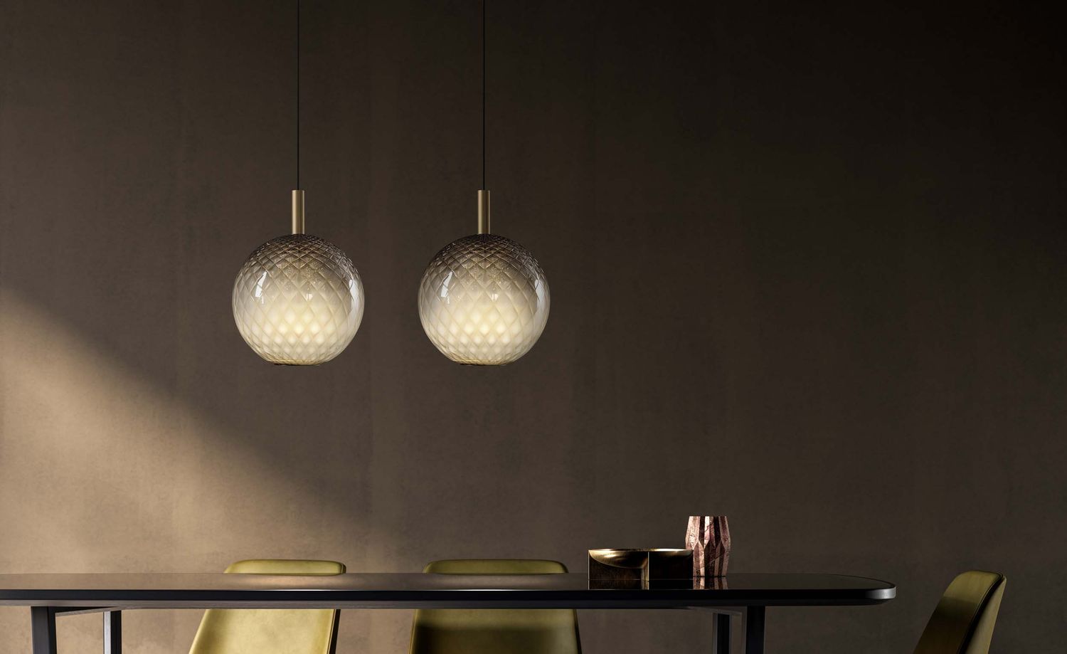 OLEV Beam Stick Nuance Balloton Ø350 Pendelleuchte OLEV Beam Stick Nuance Balloton Ø350 Pendelleuchte, Lichtfarbe: M - 2700K warmweiss, Glas - Farbe: -BTM / balloton braun