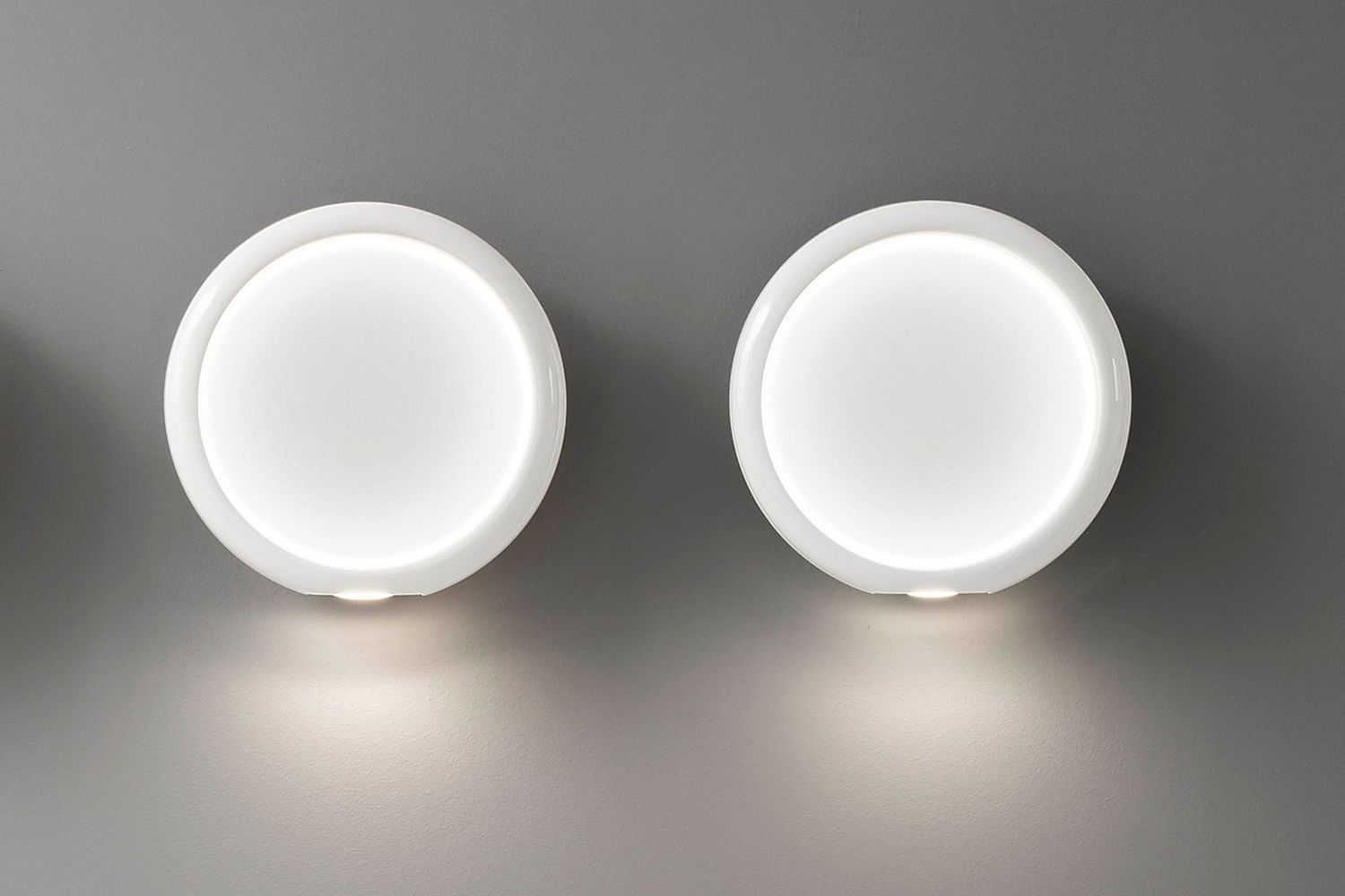 OLEV Cidi Wand-/ Deckenleuchte OLEV Cidi Wand-/ Deckenleuchte, Grösse: Ø 255mm, Lichtfarbe: M - 2700K warmweiss, Innenfarbe: -BI / weiss, Aussenfarbe: -BIL / weiss glänzend