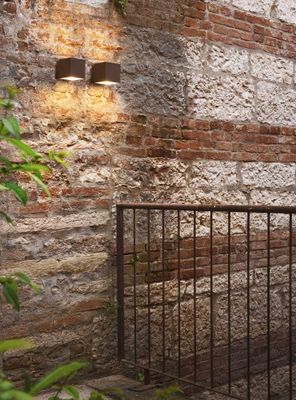 OLEV Up&Down Outdoor Wandleuchte