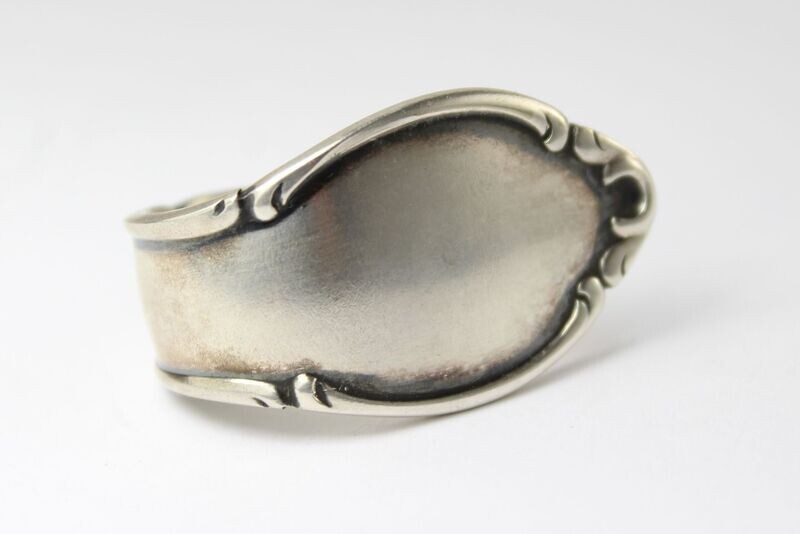 Opulenter Besteckschmuck Ring, ca. 63 (20) Ring aus Besteck