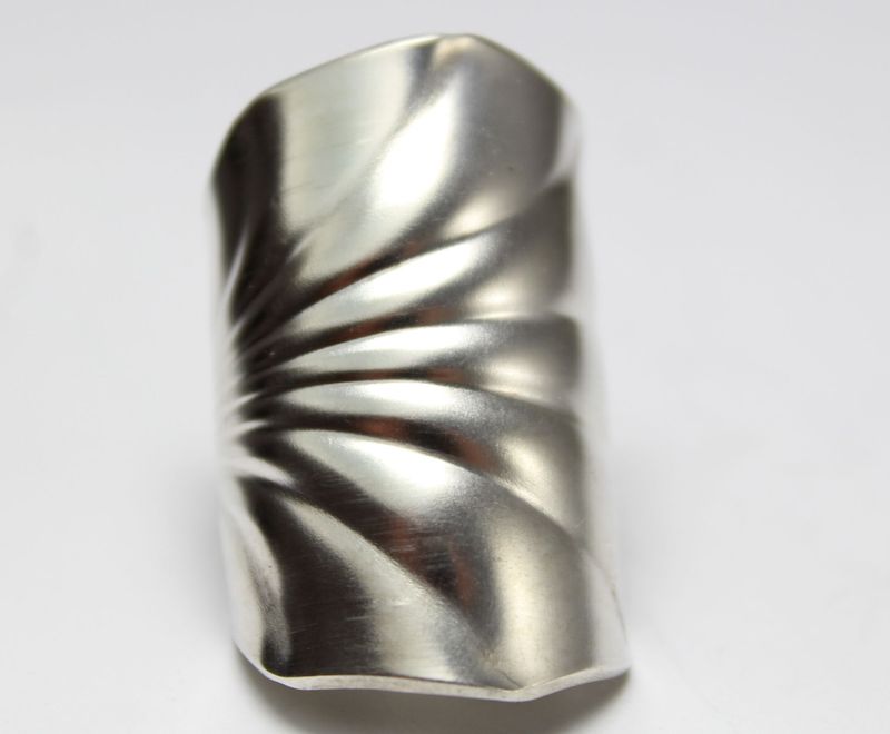 Besteckschmuck Ring, ca. 56 (18) Ring aus Besteck