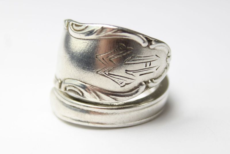 Besteck Schmuck Ring, ca. 55 (17,7) Ring aus Besteck mit Monogramm HW