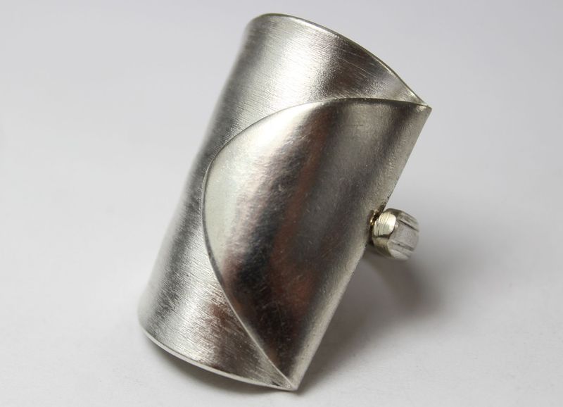 Besteckschmuck-Ring, Größe ca. 56 (18), gefertigt aus einem Besteckring.