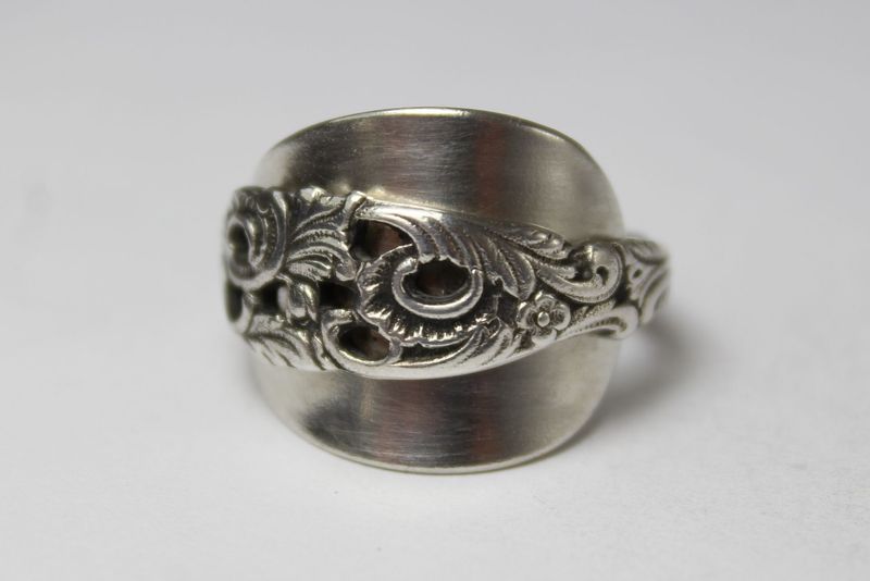 Besteckschmuck-Ring, Größe ca. 55 (17,5), gefertigt aus Besteck.