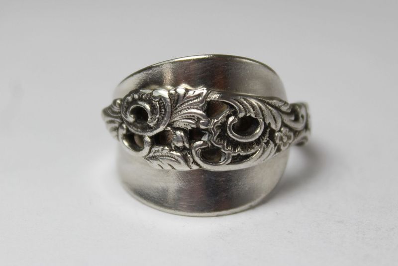 Besteckschmuck-Ring, Größe ca. 58 (18,5), gefertigt aus Besteck.