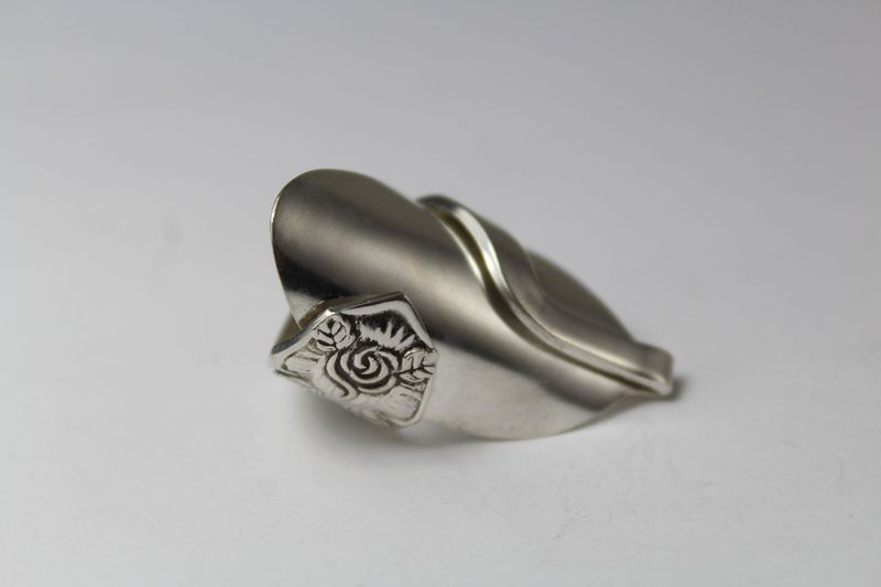 Besteckschmuck-Ring, Größe ca. 52 (16,5), gefertigt aus Besteck.