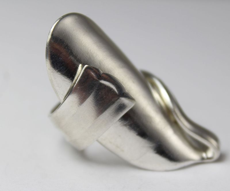 Besteckschmuck-Ring, ca. Größe 53 (17,1 mm), gefertigt aus Besteck.