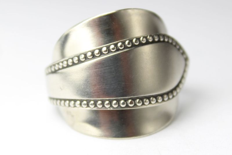 Besteckschmuck-Ring, ca. Größe 65 (20,8 mm), gefertigt aus Besteck.