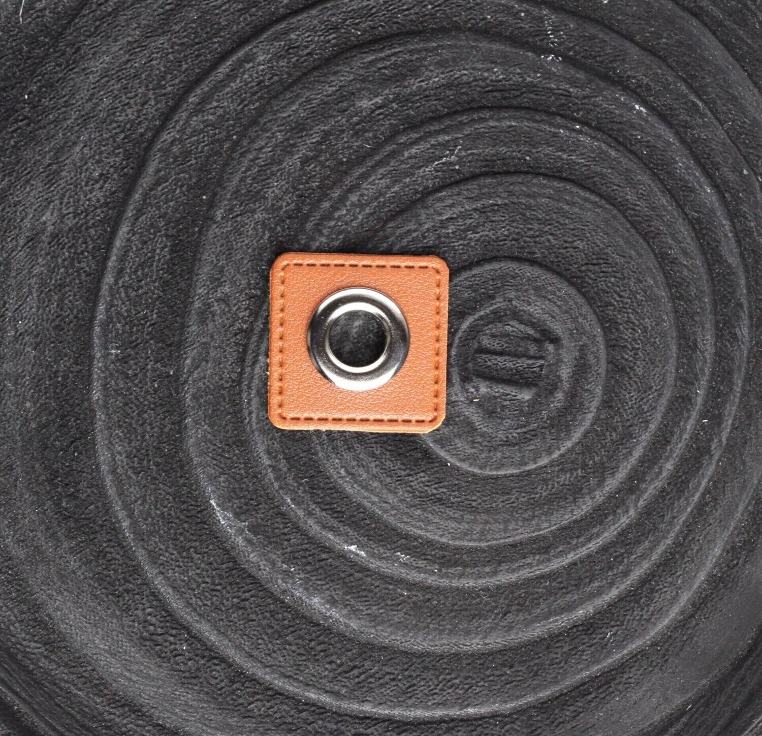 Ösenpatch quadratisch 10mm
cognac