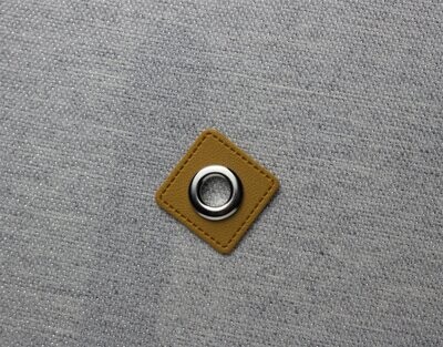 Ösenpatch quadratisch 10mm
ocker