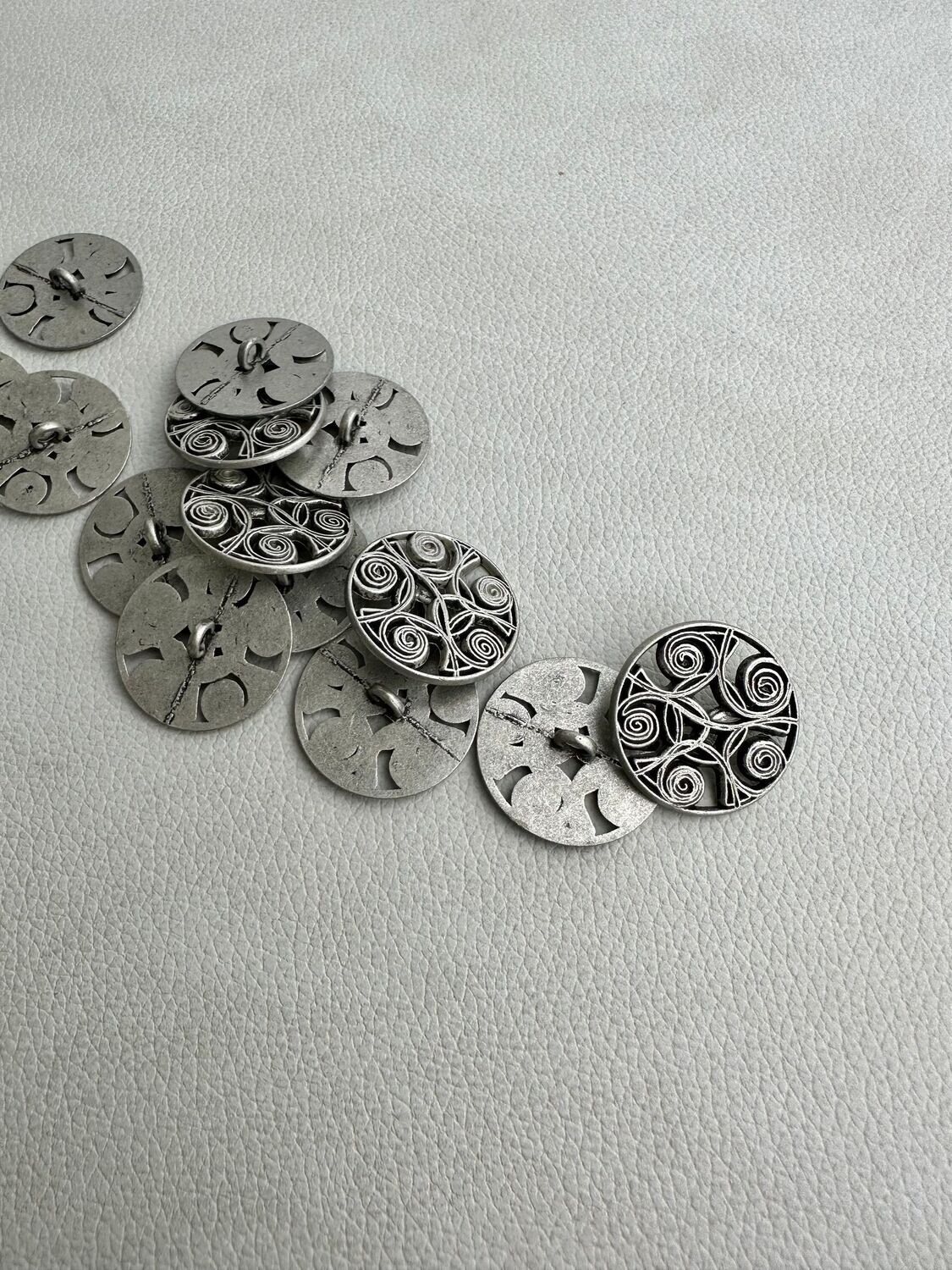 Metallknopf Kringel 26 mm