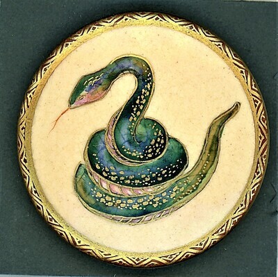 AN EXTRA LARGE 20TH CENTURY SATSUMA COILED SNAKE BUTTON