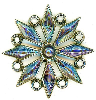A LARGE ABALONE IN SILVER STAR SAHPED BUTTON