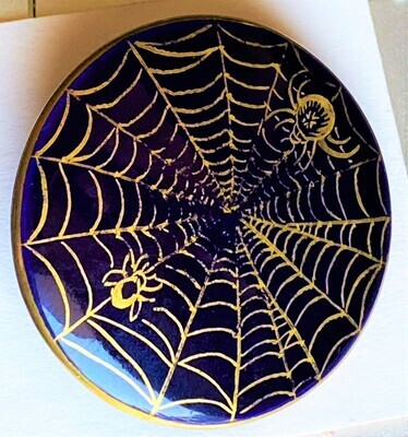 AN EXTRA LARGE 20TH CENTURY COBALT SATSUMA BUTTON WITH SPIDERS