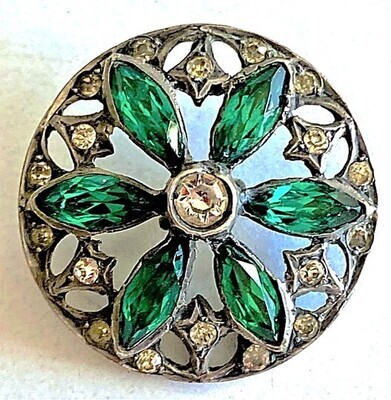 A STUNNING EXAMPLE OF A LATE 18TH CENTURY SPARKLING JEWELED BUTTON