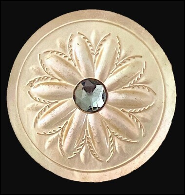 LOVELY 18TH CENTURY PEARL BUTTON