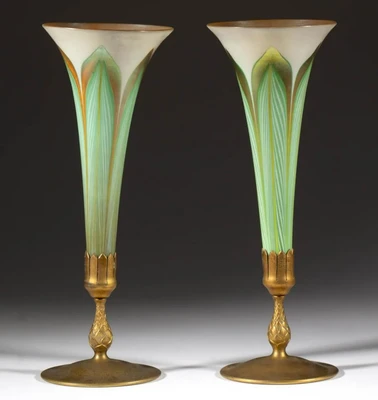 TIFFANY FAVRILE PULLED FEATHER ART GLASS PAIR OF VASES