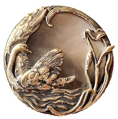 A scarce and desirable Swan Button!