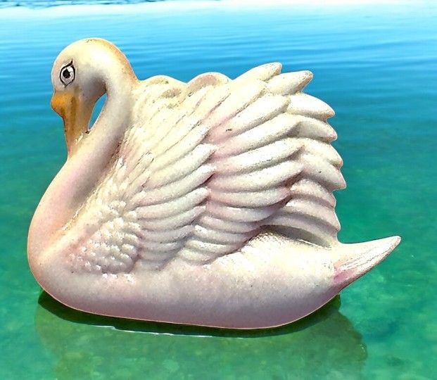 A large Japanese Arita Swan!