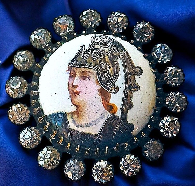 Very Rare silver resist on enamel with Paste Border Button!