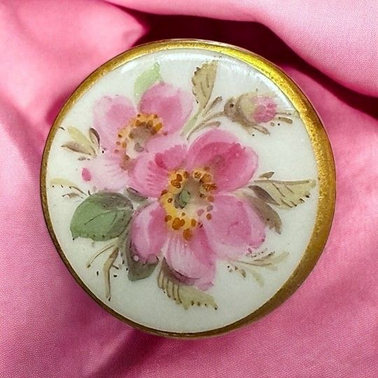 Exquisite hand painted Back marked 18th century Meissen porcelain button!