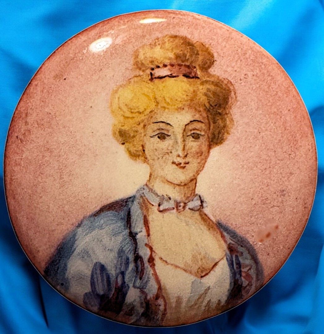 A large size detailed enamel with enamel back!